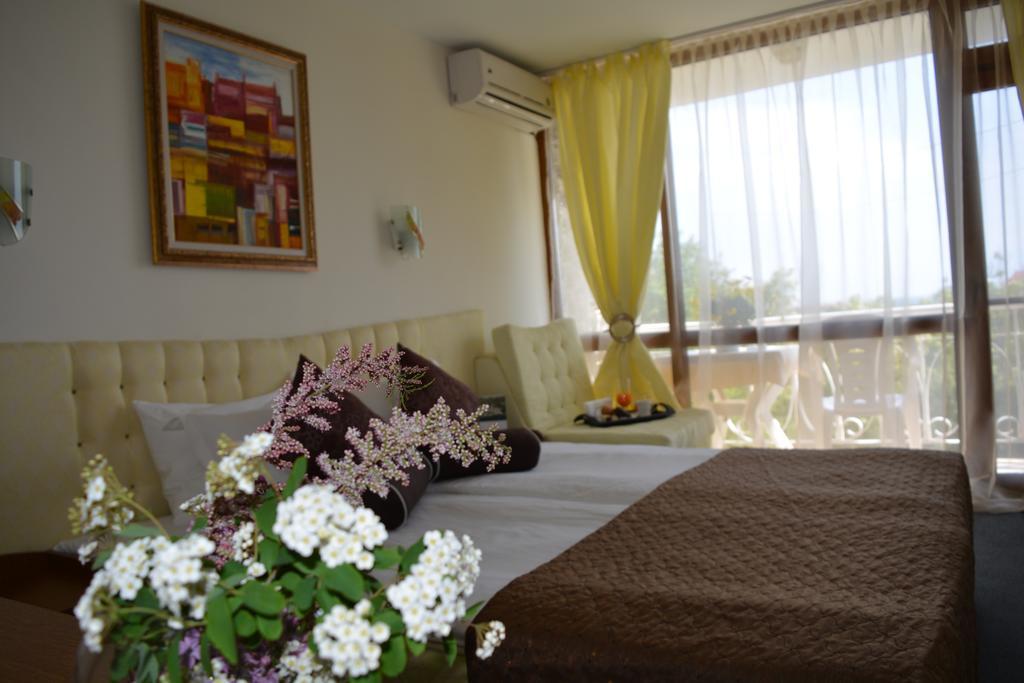 Sunshine Pearl Family Hotel Kavarna Dış mekan fotoğraf