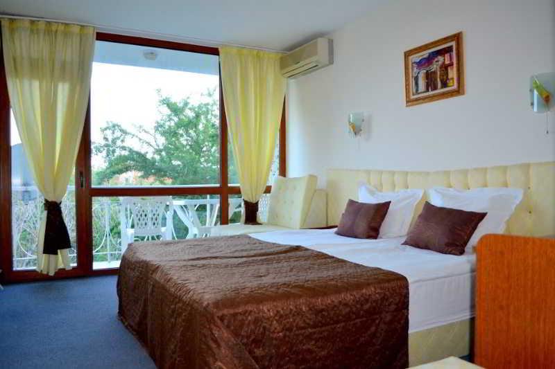 Sunshine Pearl Family Hotel Kavarna Dış mekan fotoğraf